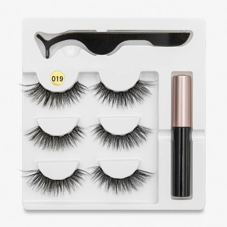 A Pair Of False Eyelashes With Magnets In Fashion - Urban Mart