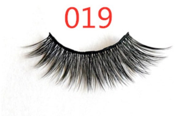 A Pair Of False Eyelashes With Magnets In Fashion - Urban Mart